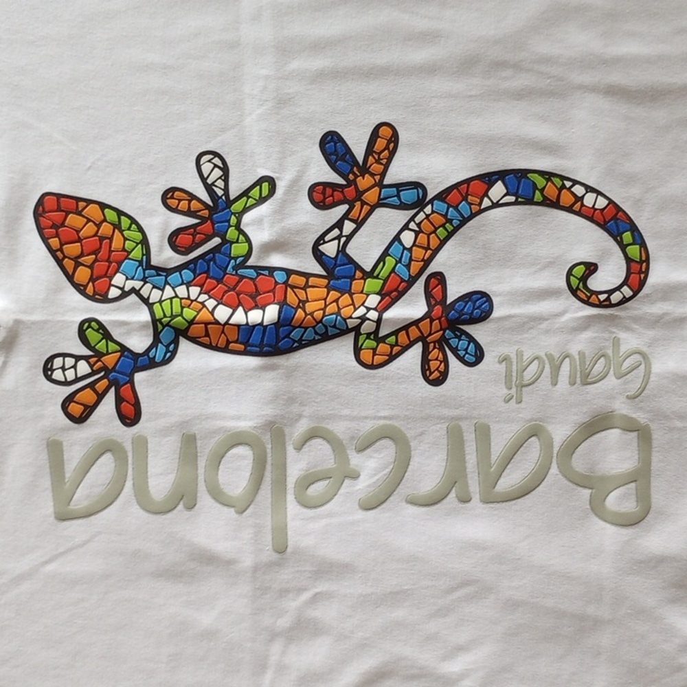 New Barcelona Gaudi Lizard Tee Shirt - Picture 2 of 3